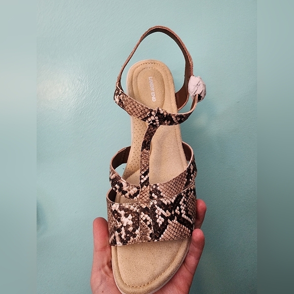 Lands' End Snake Print Strap Back Sandles Size 10 US - Picture 3 of 12
